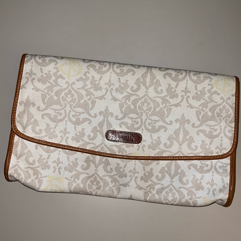 “i Santi” Milano Vintage Foldover Clutch White w/ Taupe and Soft Yellow Paisley